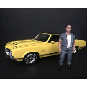 "Hanging Out II" Beto Figurine for 1/24 Scale Models by American Diorama