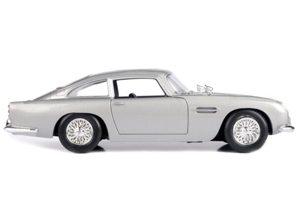 Aston Martin DB5 RHD (Right Hand Drive) Silver Metallic James Bond 007 Goldfinger (1964) Movie James Bond Collection Series 1/24 Diecast Model Car by Motormax