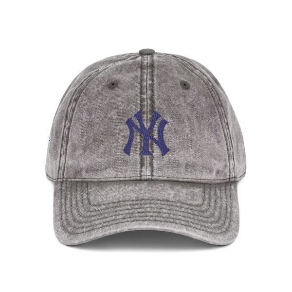 New York Yankees Embroidered Logo on Vintage Cap