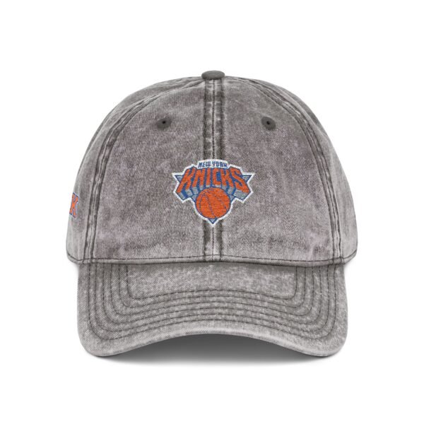 New York Knicks Embroidered Logo on Vintage Cap